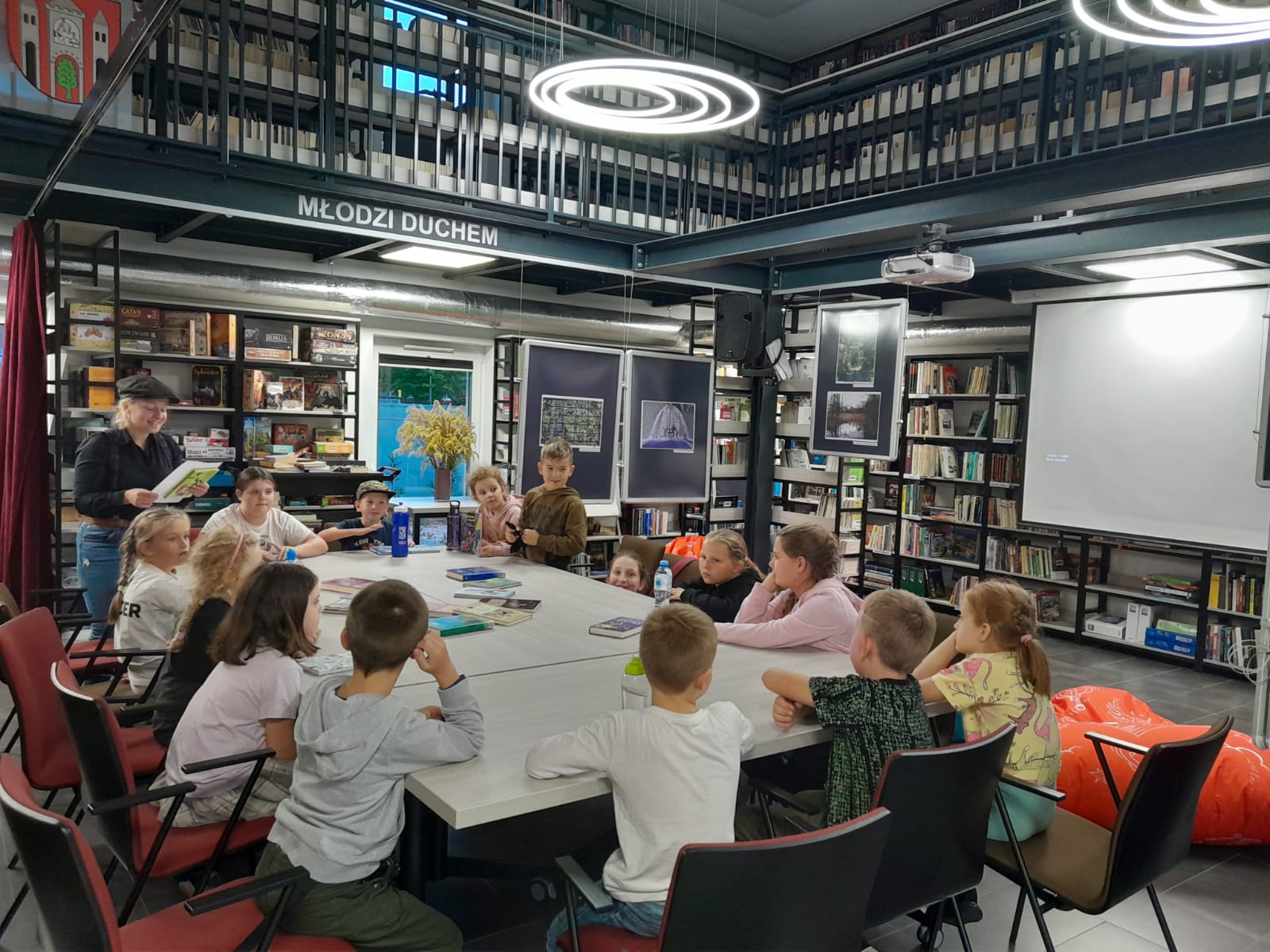 noc bibliotek