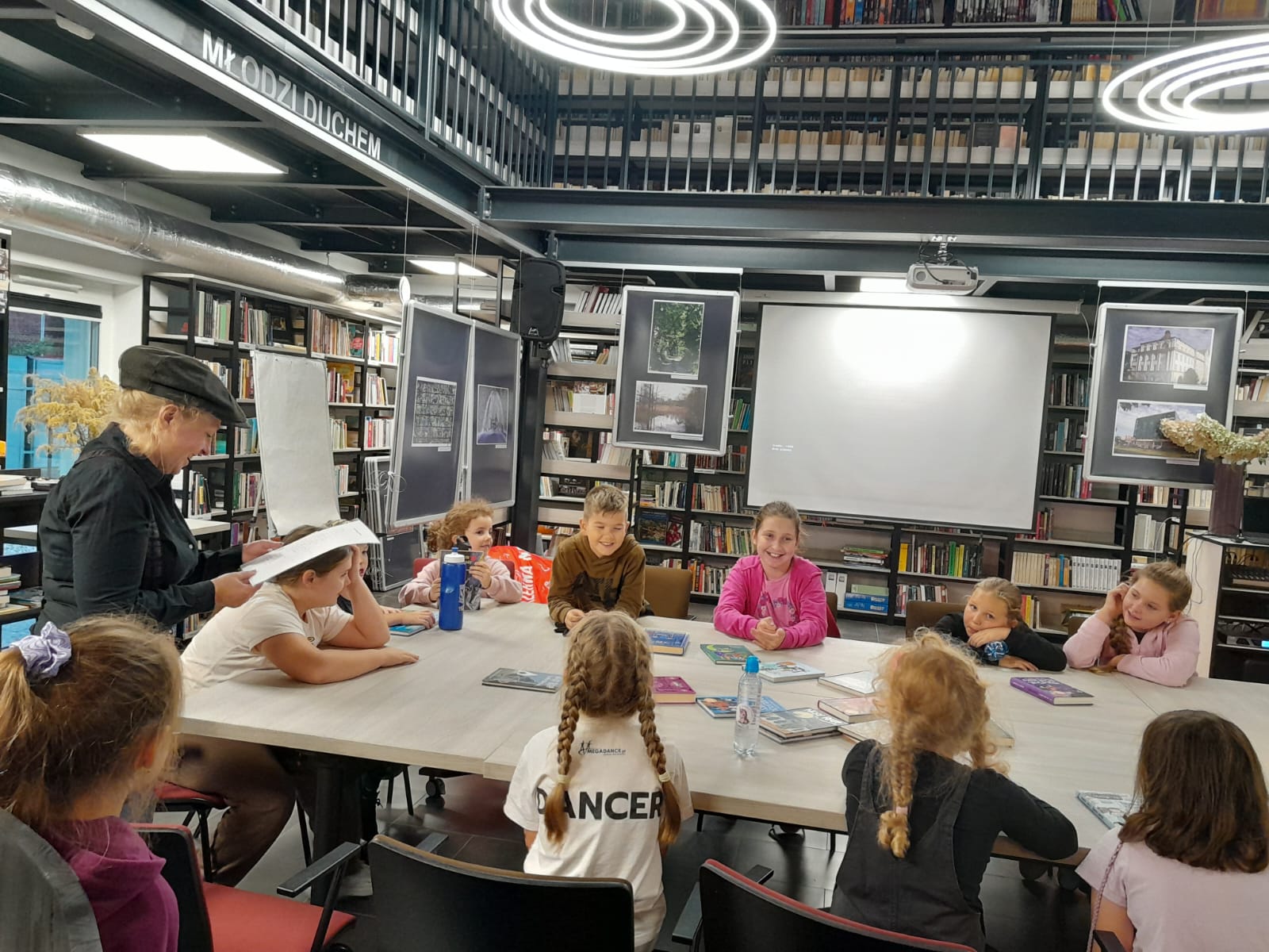 noc bibliotek