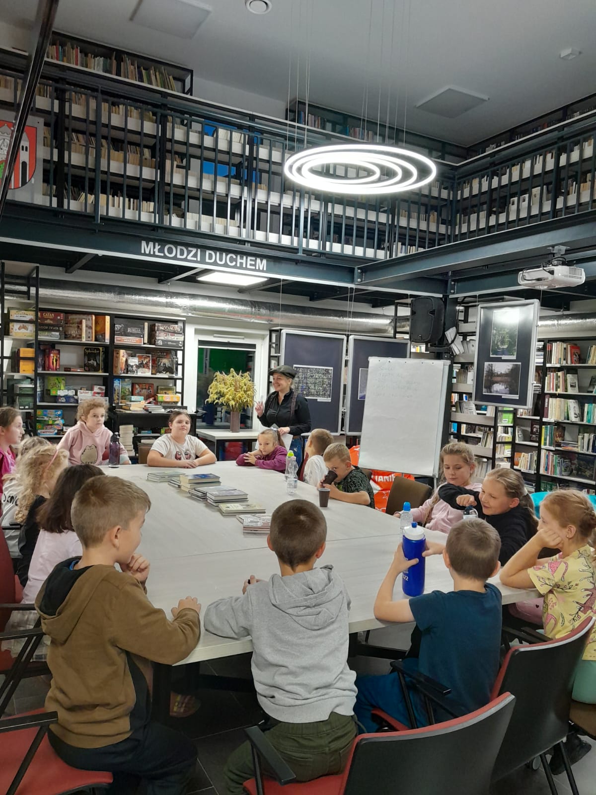 noc bibliotek