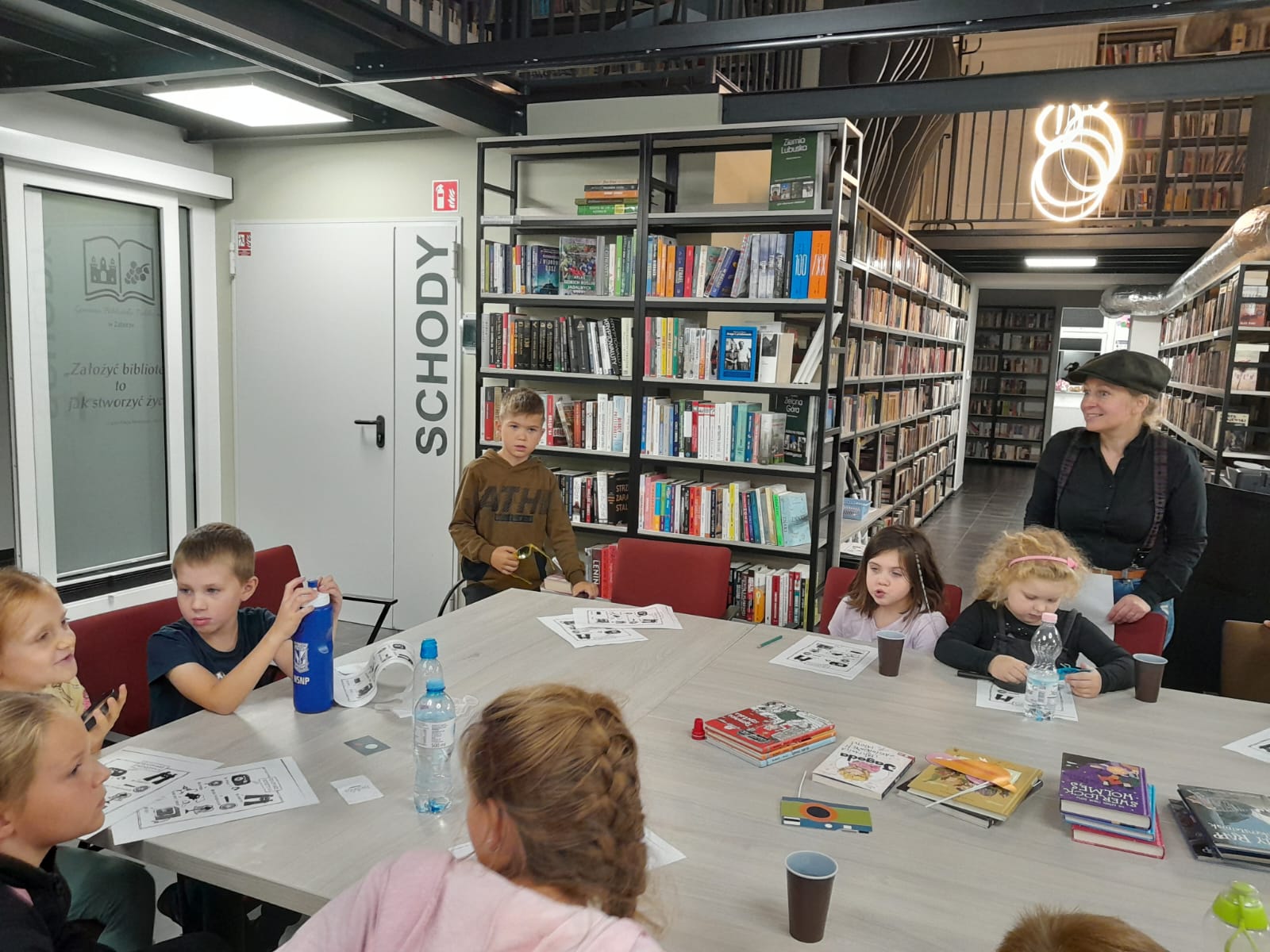 noc bibliotek