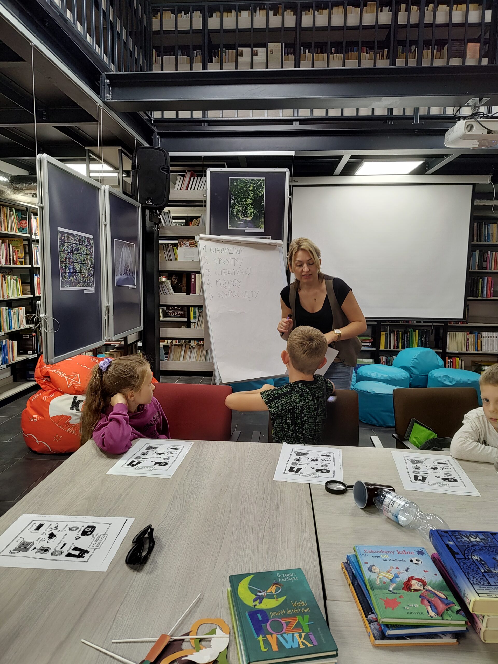 noc bibliotek